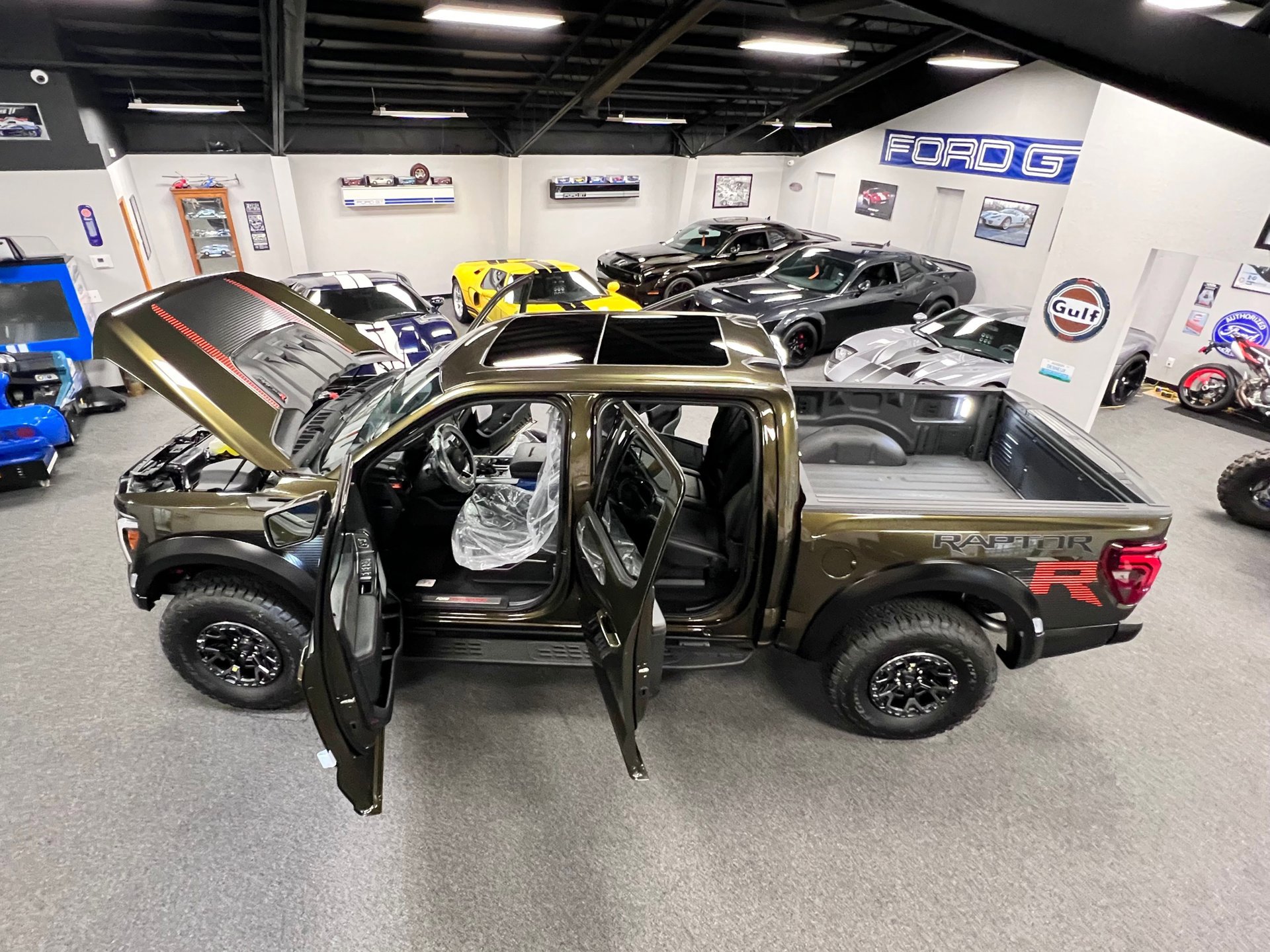 Used 2025 Ford F150 Raptor w/ Equipment Group 803A Raptor R image 10