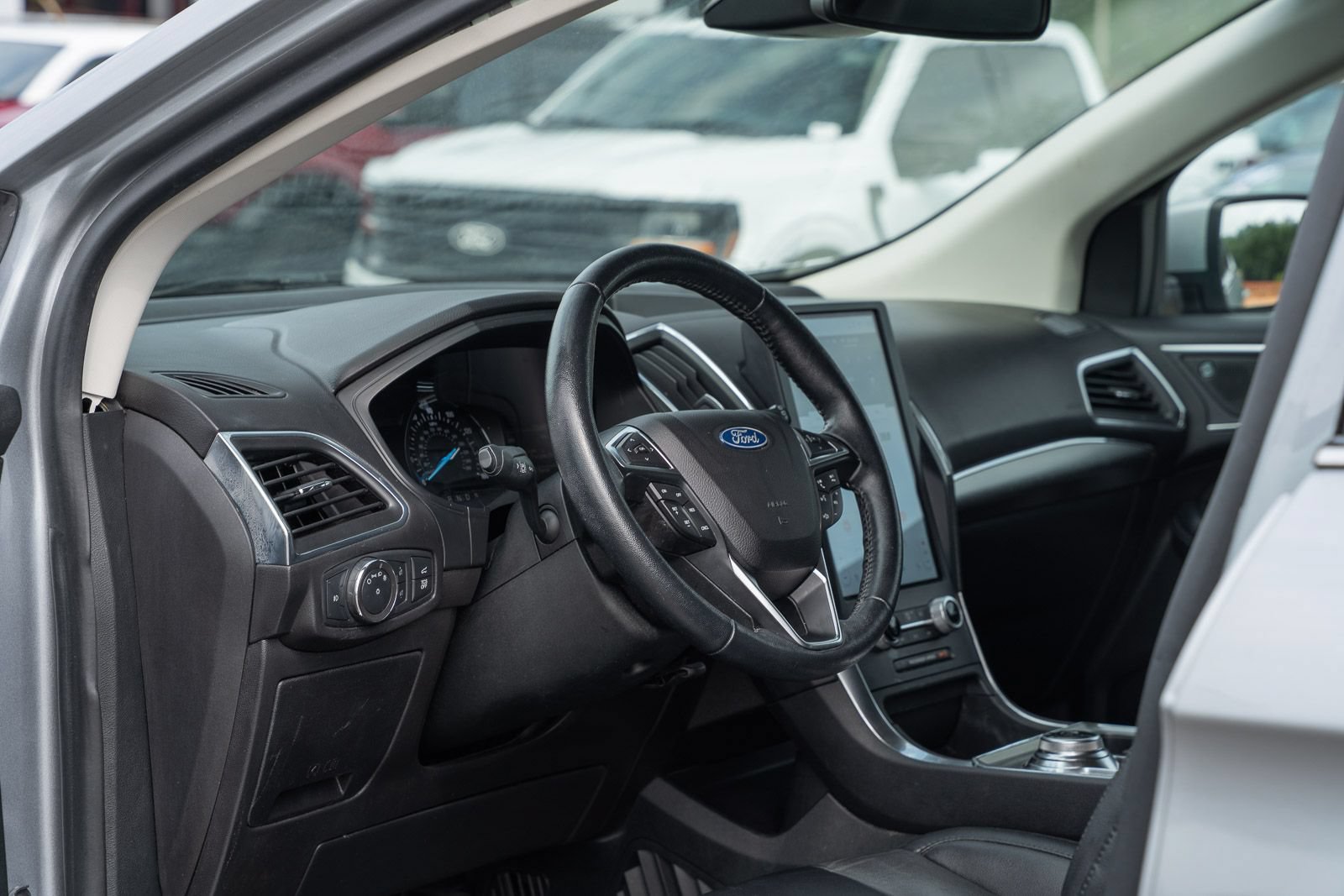 Used 2022 Ford Edge Titanium AWD/4WD image 18