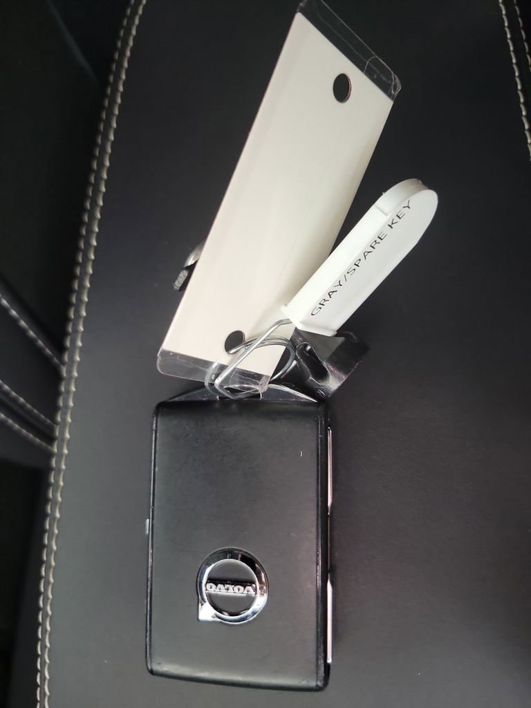 Used 2022 Volvo XC40 P8 Recharge Ultimate image 28