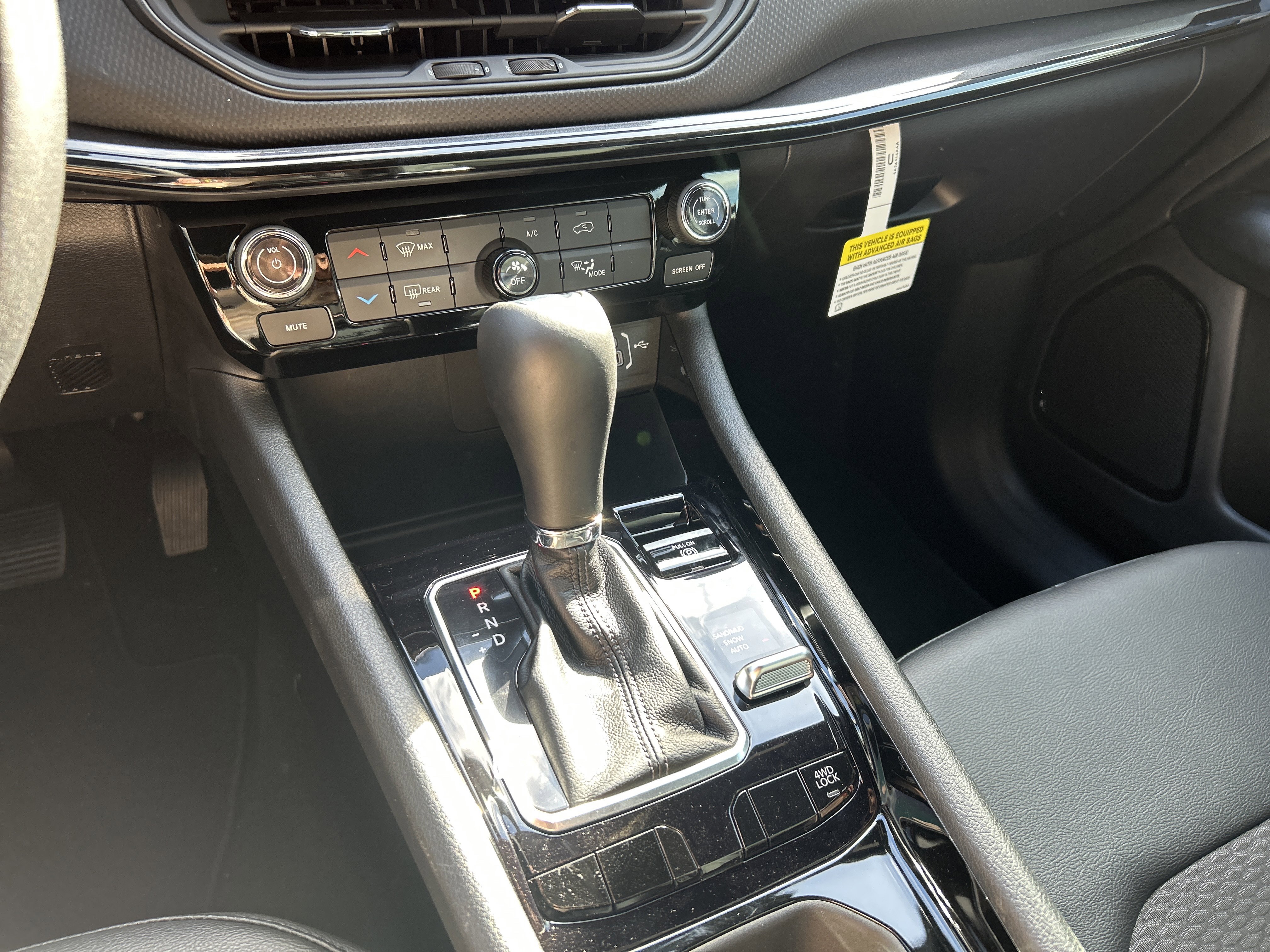 New 2026 Jeep Compass Latitude image 42