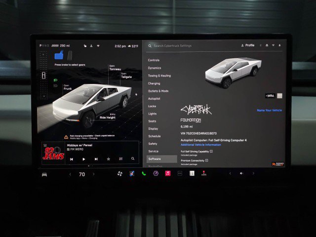 Used 2024 Tesla Cybertruck AWD Crew Cab image 29