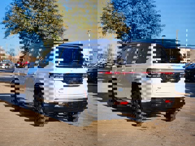 New 2026 Jeep Grand Wagoneer Summit w/ Premium Group III image 4