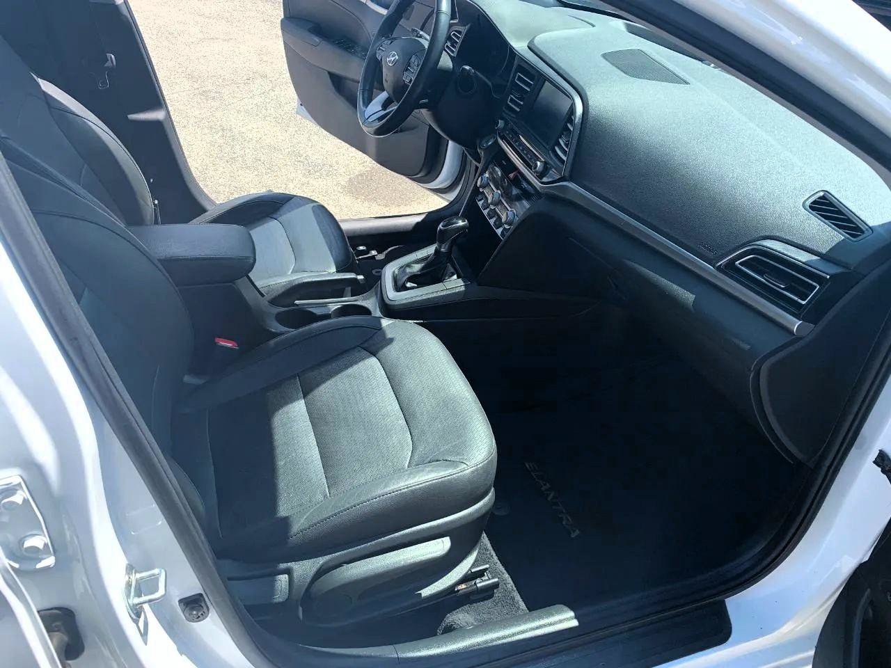Used 2020 Hyundai Elantra Sedan FWD image 33