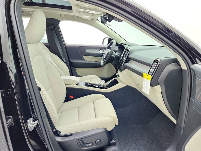 New 2026 Volvo XC40 B5 Ultra w/ Climate Package image 14