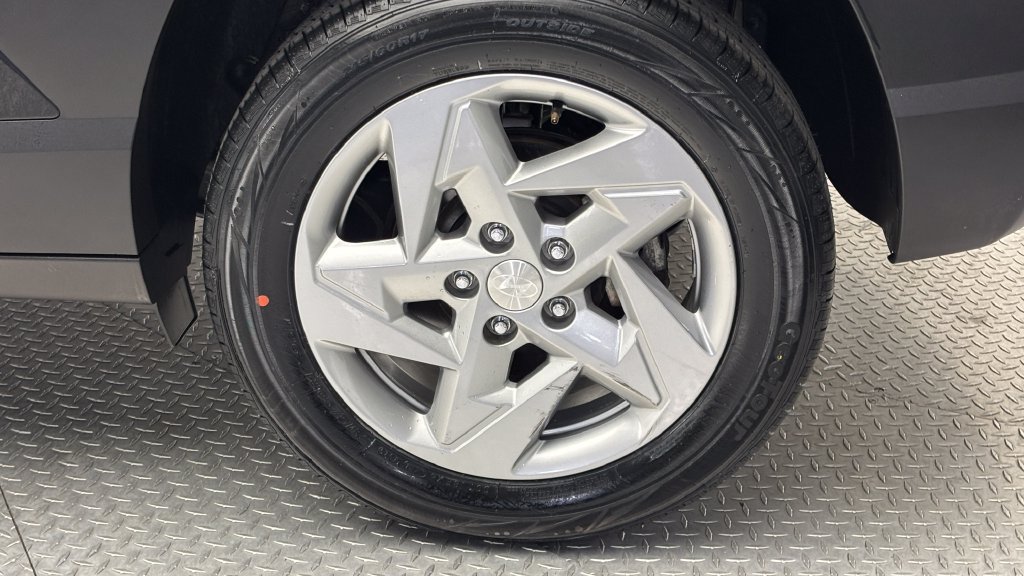 Used 2024 Hyundai Kona SE AWD/4WD image 6