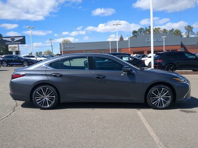 Used 2025 Lexus ES 350 w/ Premium Package FWD image 3