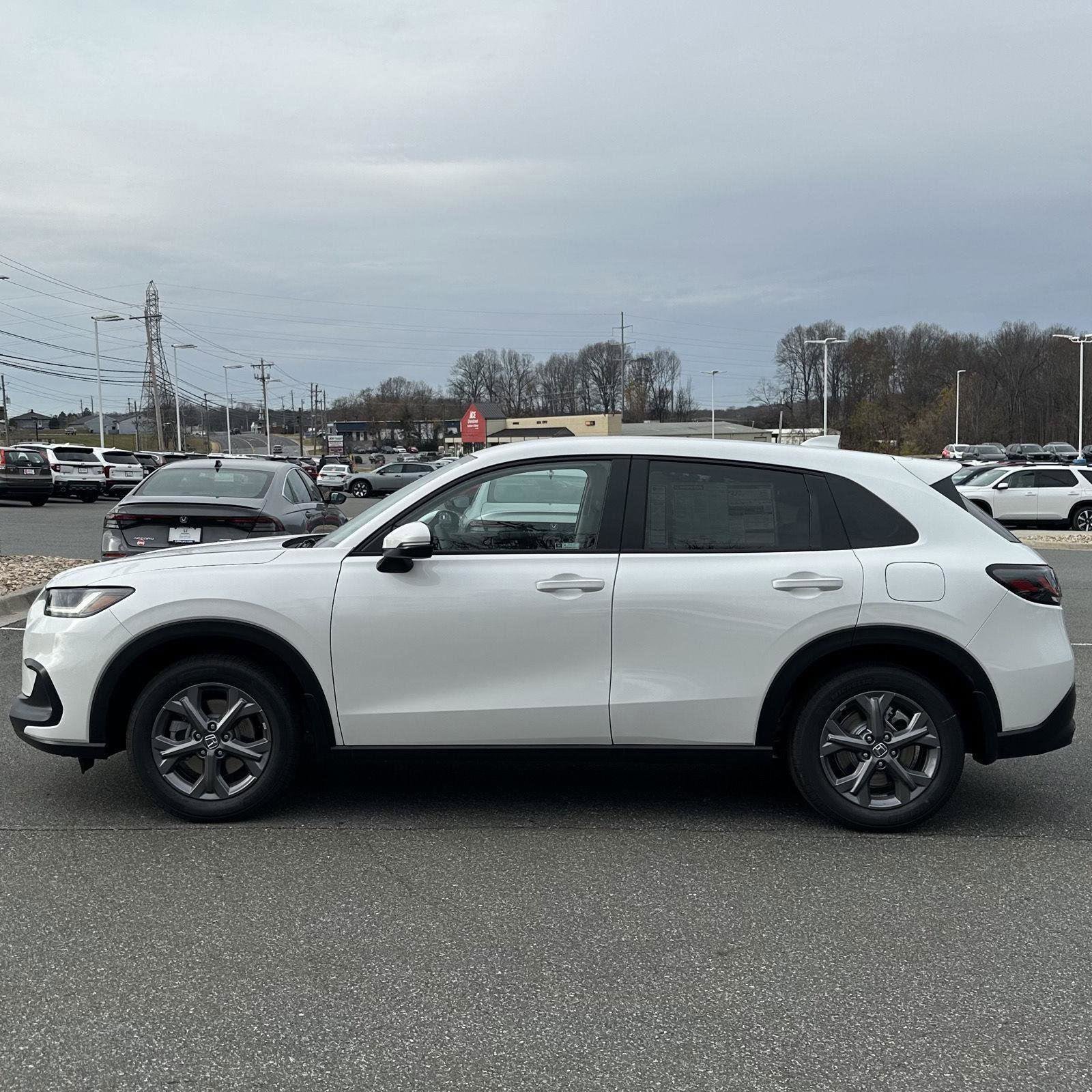 New 2026 Honda HR-V LX image 2