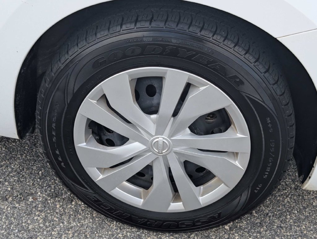 Used 2025 Nissan Versa S FWD image 6