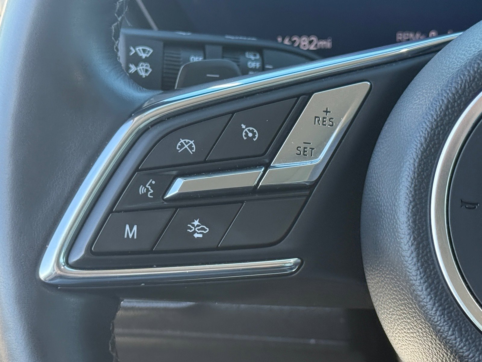 Used 2024 Buick Envision Avenir image 14