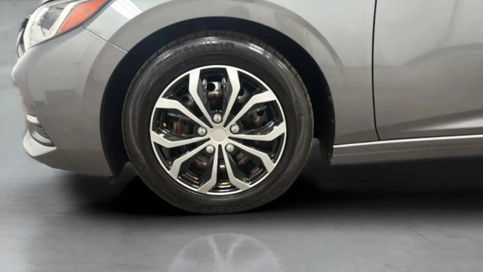Used 2023 Nissan Sentra S FWD image 29