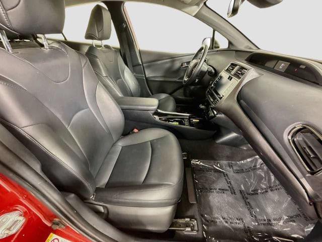 Certified 2021 Toyota Prius FWD image 28