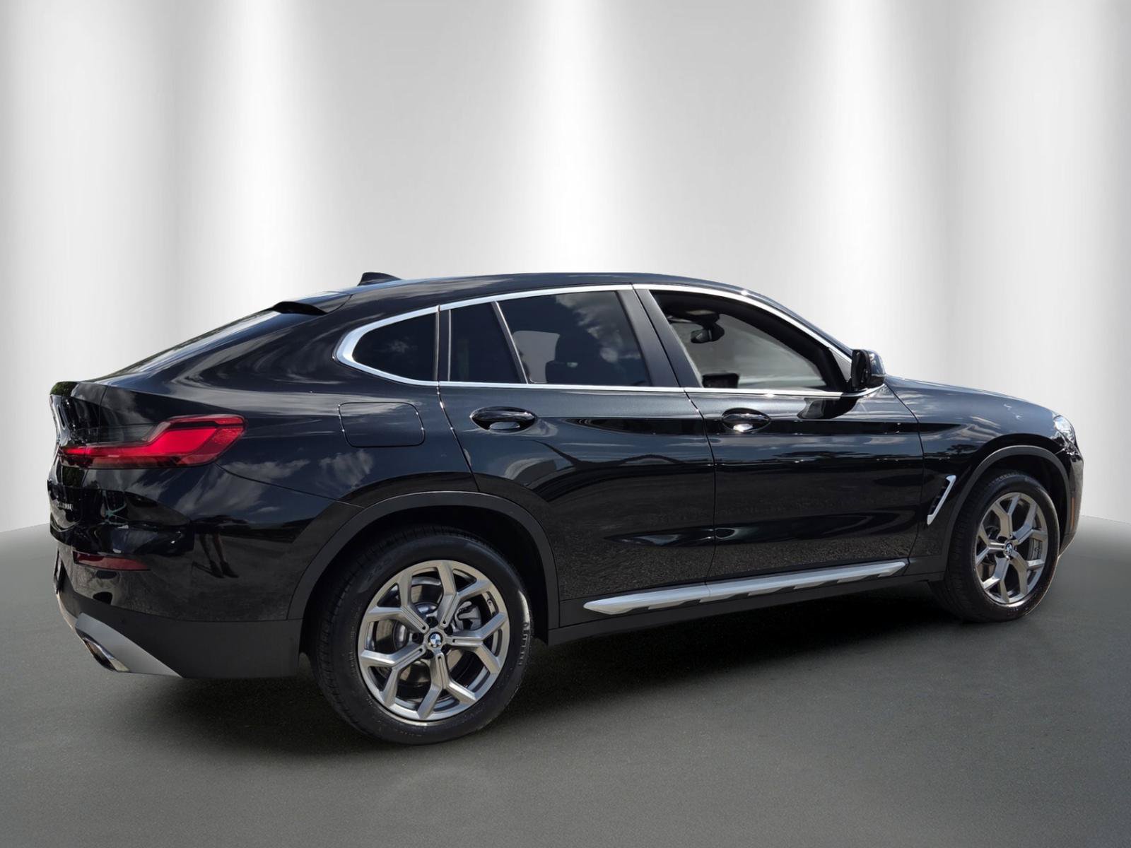 Certified 2025 BMW X4 xDrive30i AWD/4WD image 7