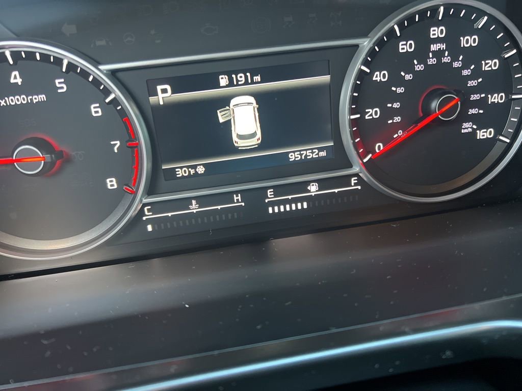 Used 2023 Kia Sorento LX image 16