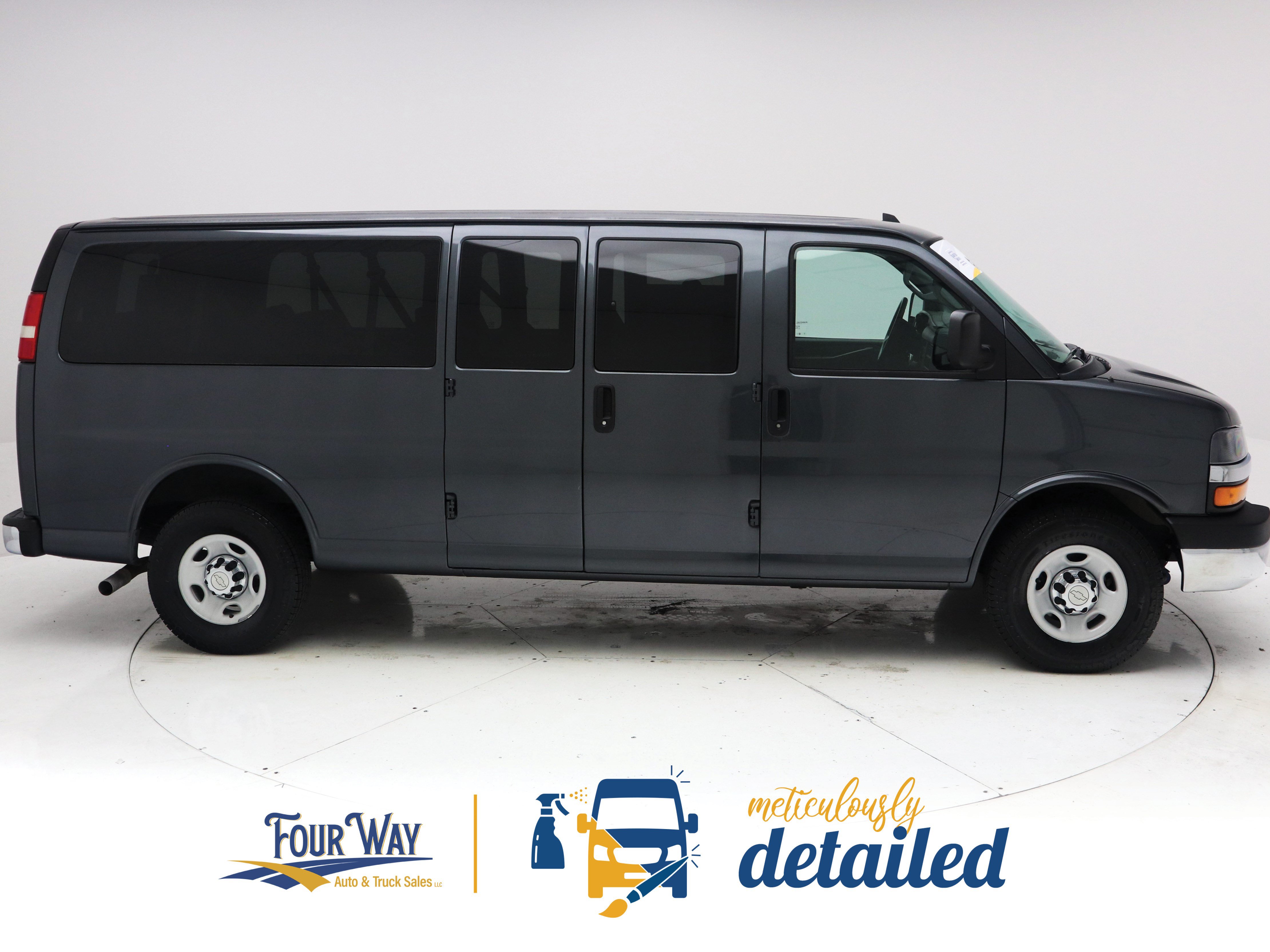 Used 2016 Chevrolet Express 3500 LT w/ LT Preferred Equipment Group RWD image 2
