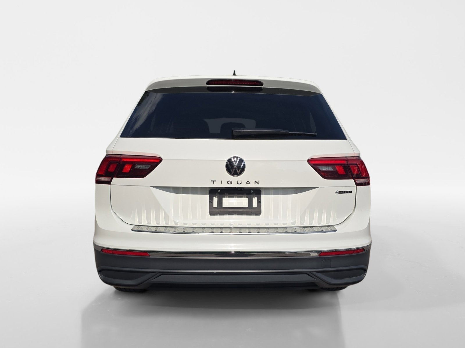 Used 2024 Volkswagen Tiguan Wolfsburg Edition AWD/4WD image 4