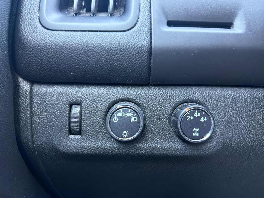 Used 2016 Chevrolet Colorado LT AWD/4WD image 19