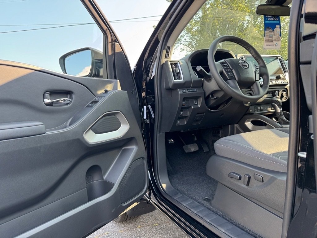 New 2025 Nissan Frontier SV w/ SV Convenience Package image 14