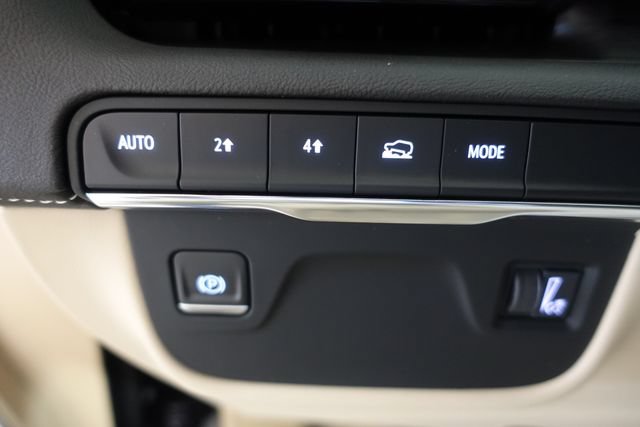 Used 2023 Cadillac Escalade Premium Luxury AWD/4WD image 19