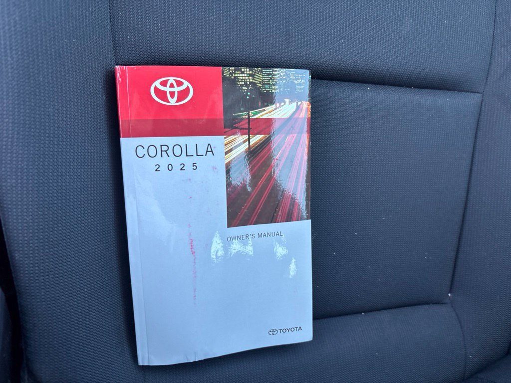 Used 2025 Toyota Corolla LE FWD image 22