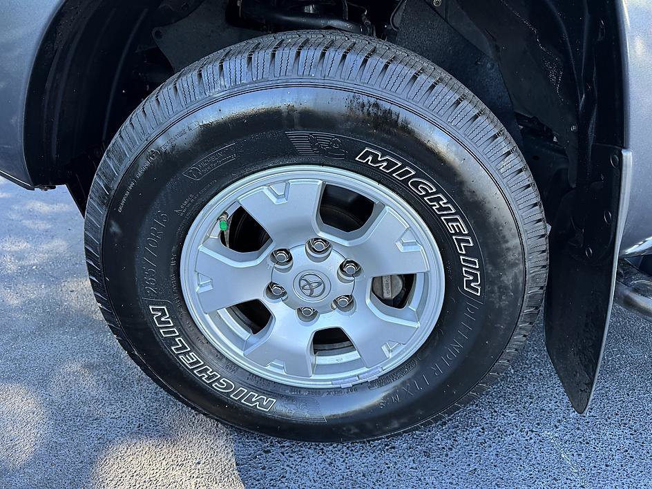 Used 2014 Toyota Tacoma PreRunner w/ SR5 Package RWD image 27