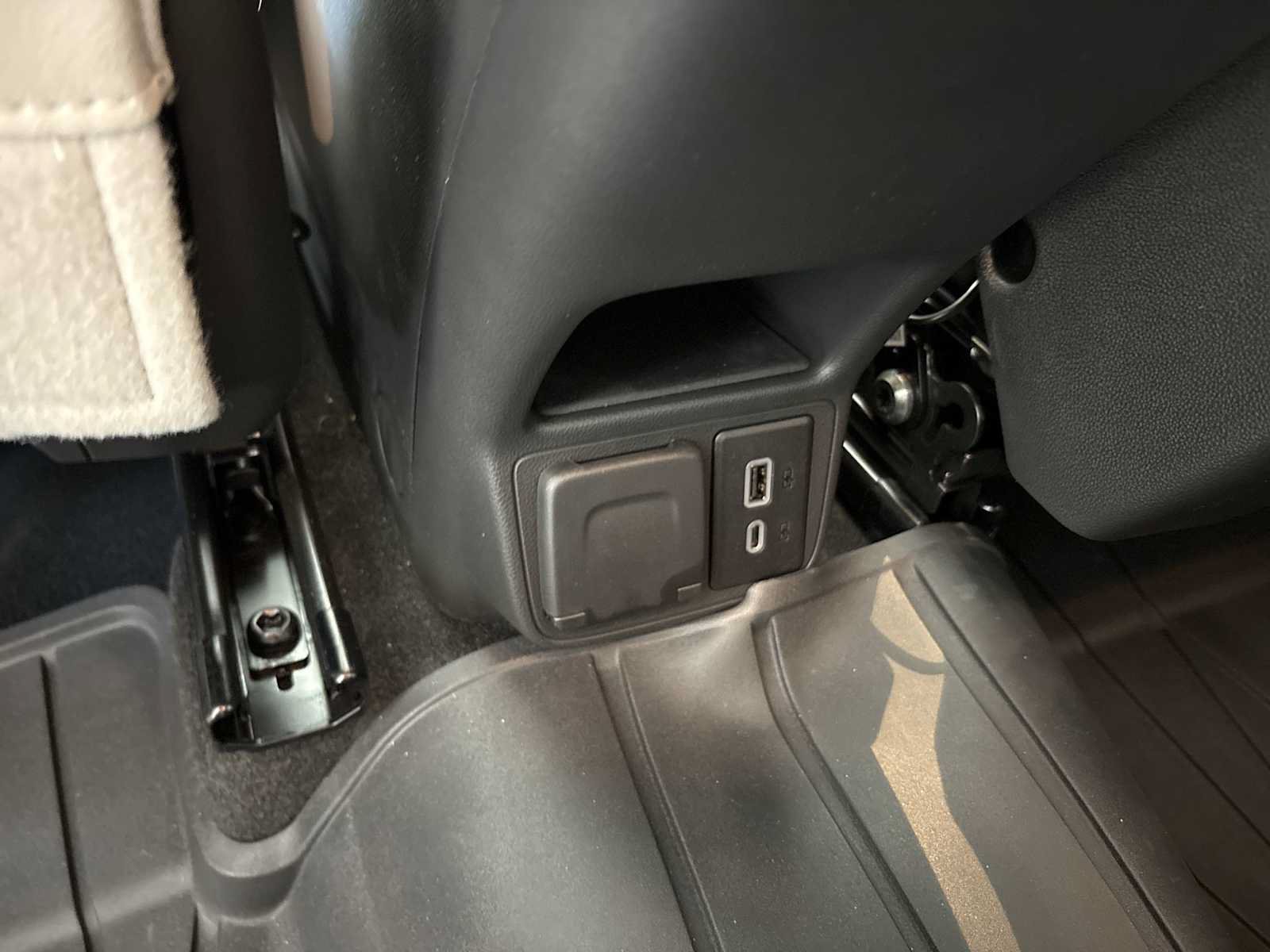 Used 2026 Buick Encore GX Avenir w/ Avenir Convenience Package AWD/4WD image 17