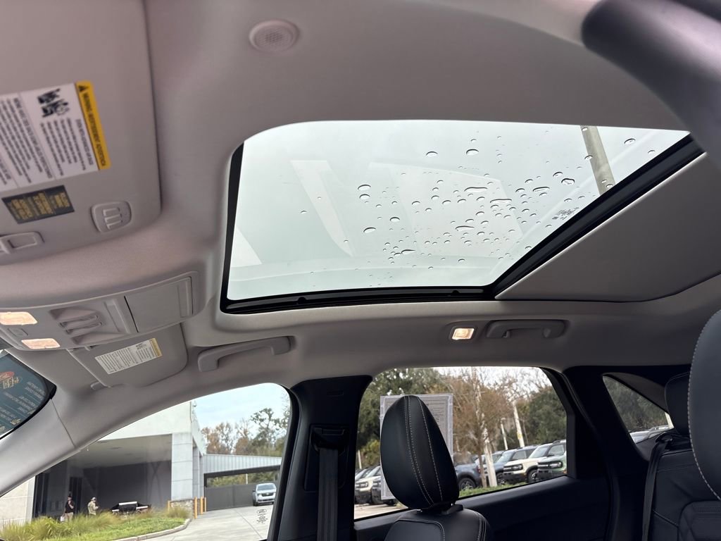 Certified 2024 Ford Escape Platinum w/ Premium Technology Package image 29