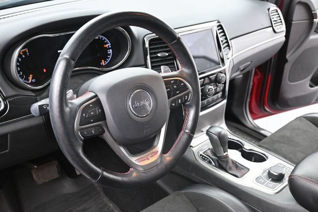 Used 2021 Jeep Grand Cherokee Trailhawk w/ Premium Lighting Group AWD/4WD image 14