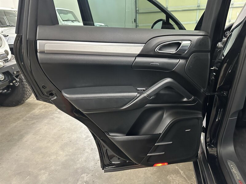Used 2013 Porsche Cayenne GTS AWD/4WD image 32