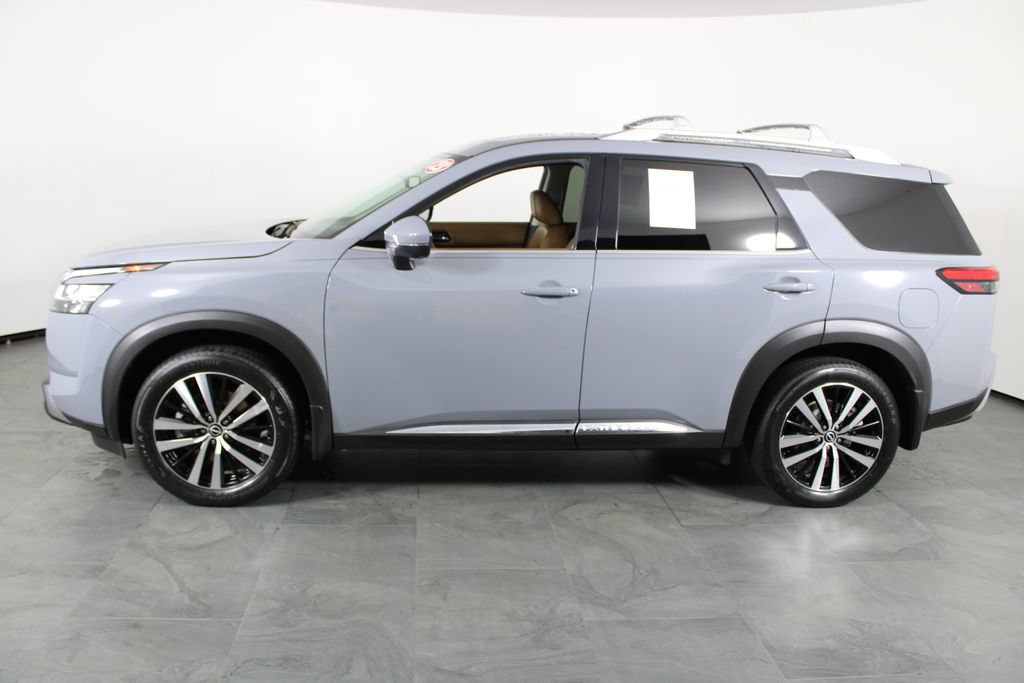 Certified 2023 Nissan Pathfinder Platinum w/ Cargo Package AWD/4WD image 14