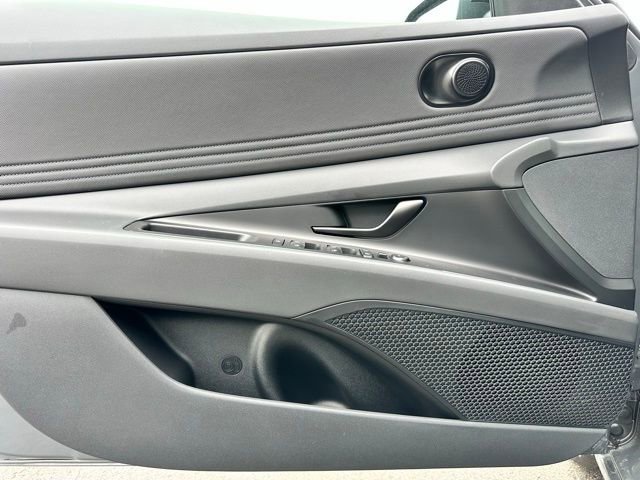 New 2025 Hyundai Elantra SEL image 9