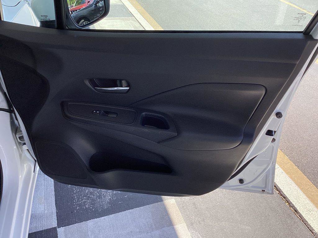 Used 2023 Nissan Versa SV FWD image 23