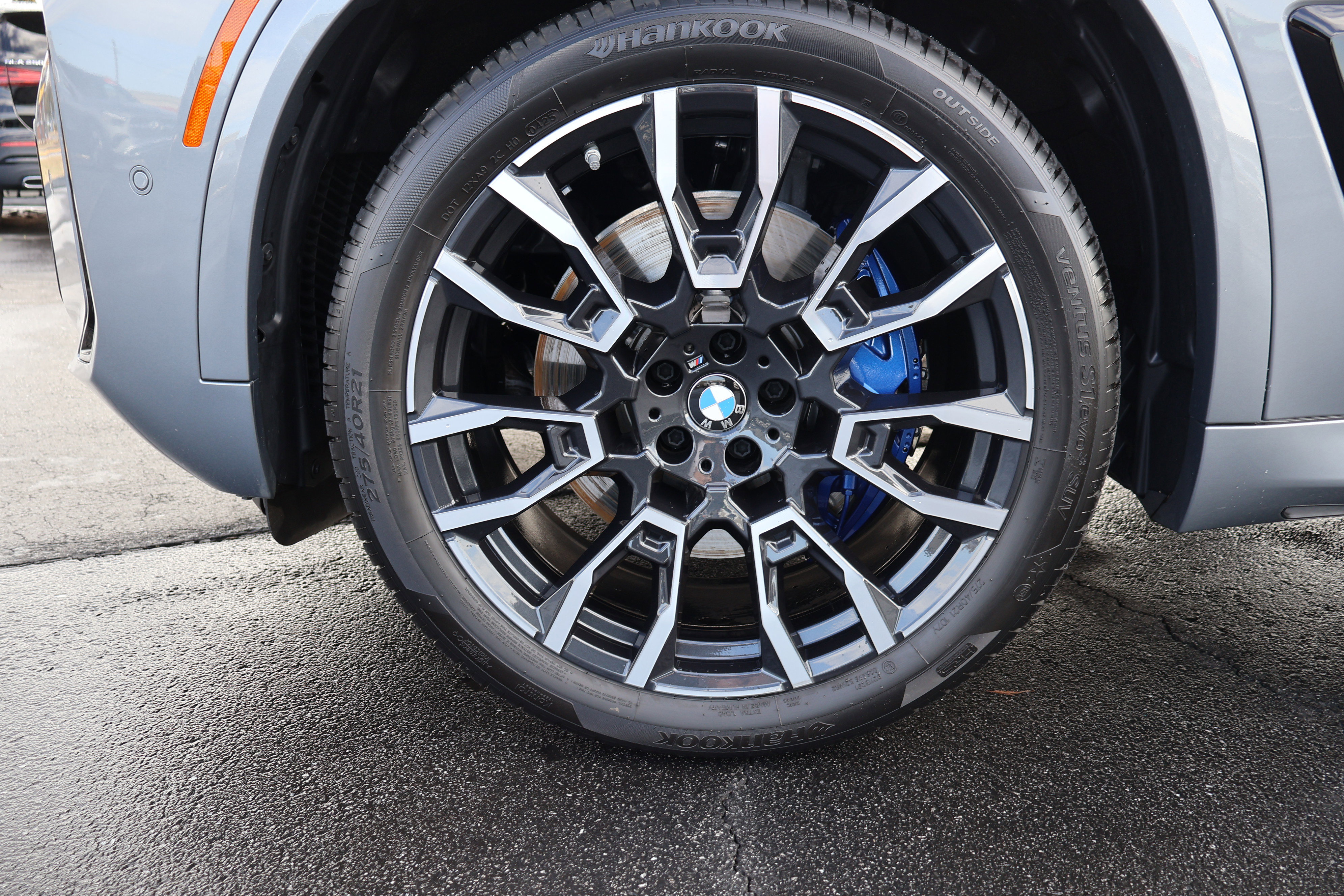 Used 2026 BMW X5 xDrive40i w/ M Sport Package image 9