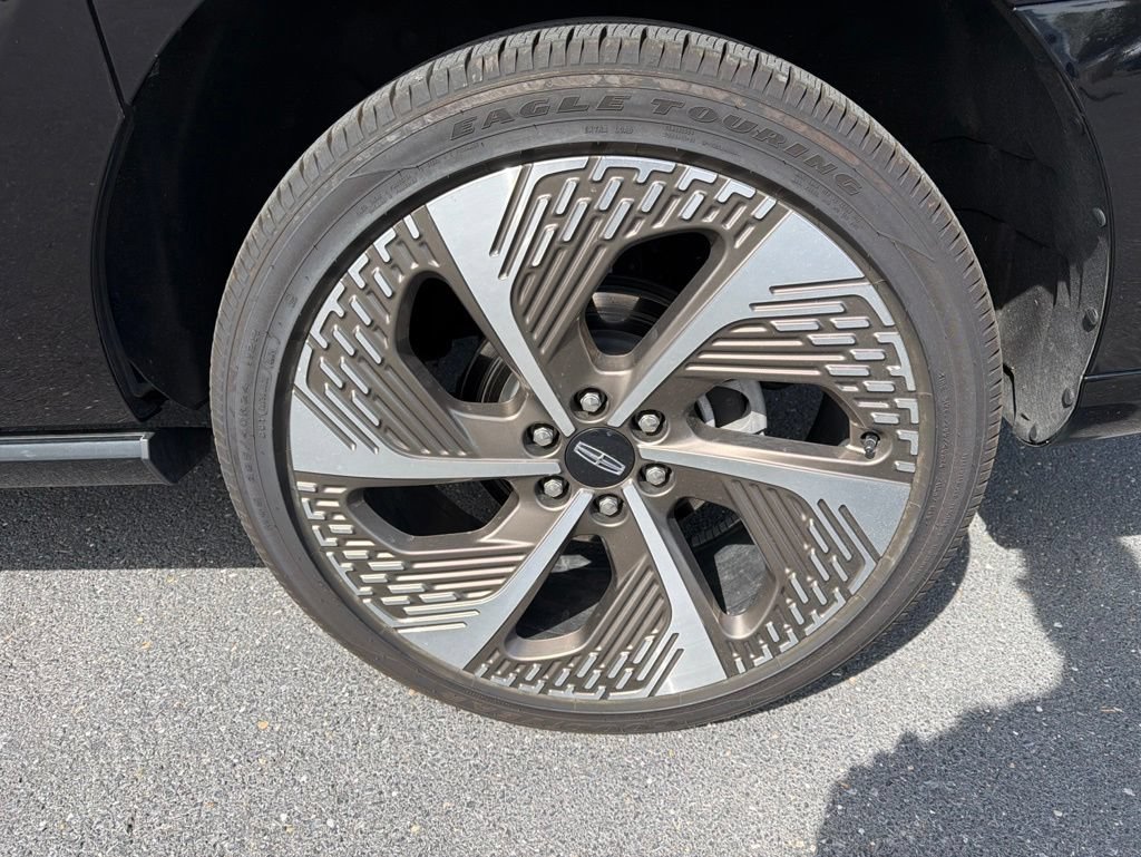 Certified 2025 Lincoln Navigator L Black Label AWD/4WD image 12