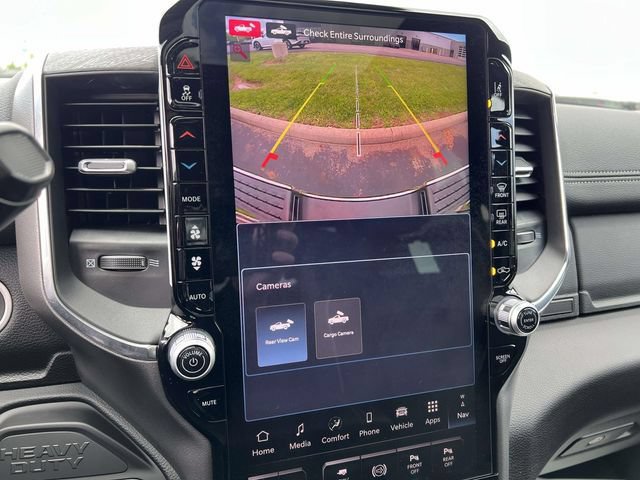 New 2026 RAM 2500 Laramie AWD/4WD image 19
