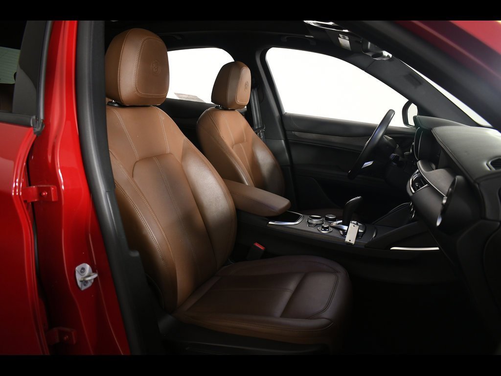 Used 2022 Alfa Romeo Stelvio Ti image 35