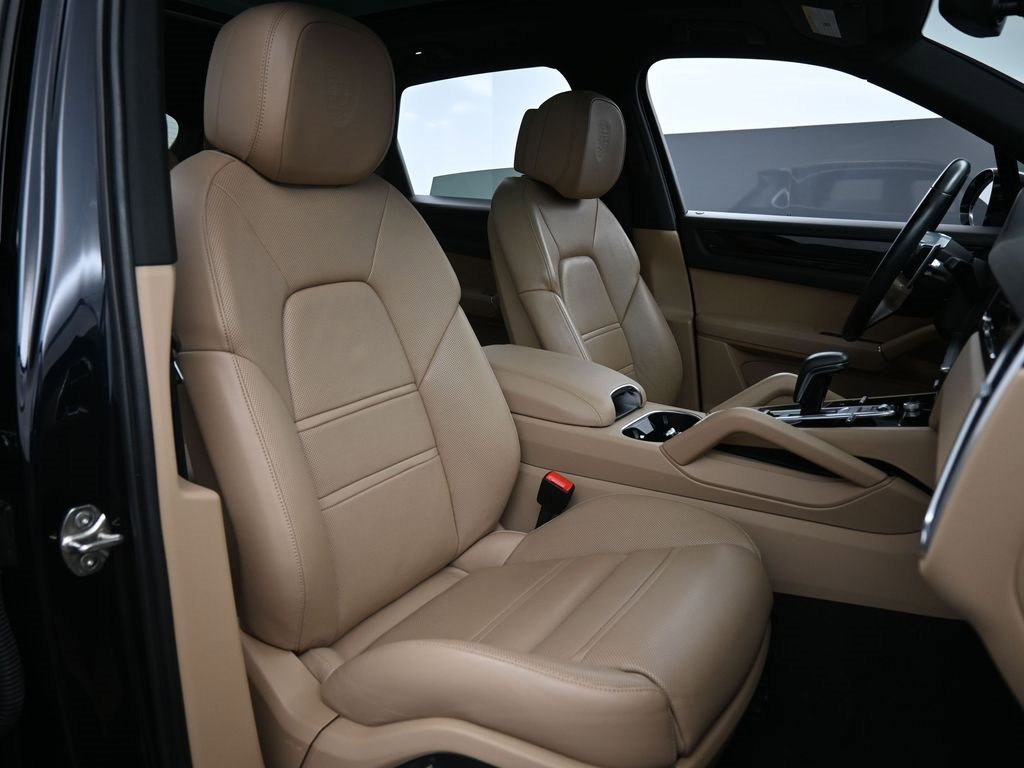 Certified 2021 Porsche Cayenne S image 31