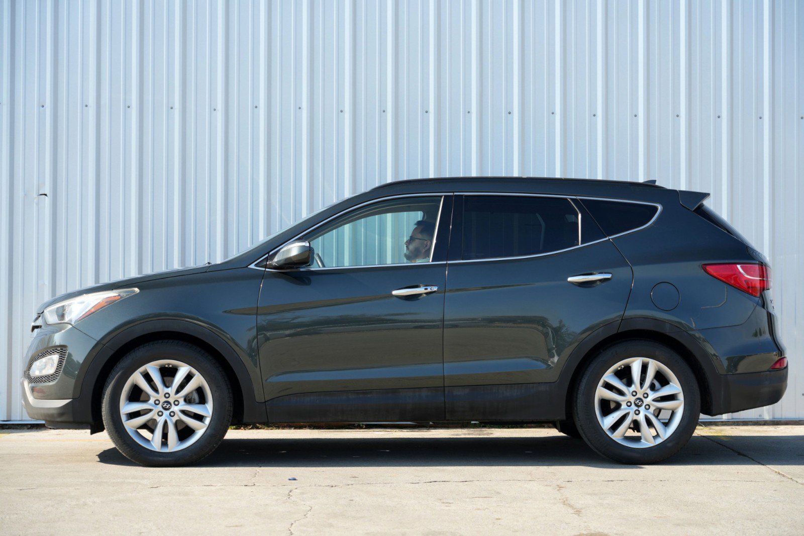 Used 2014 Hyundai Santa Fe w/ Technology Package 05 image 8