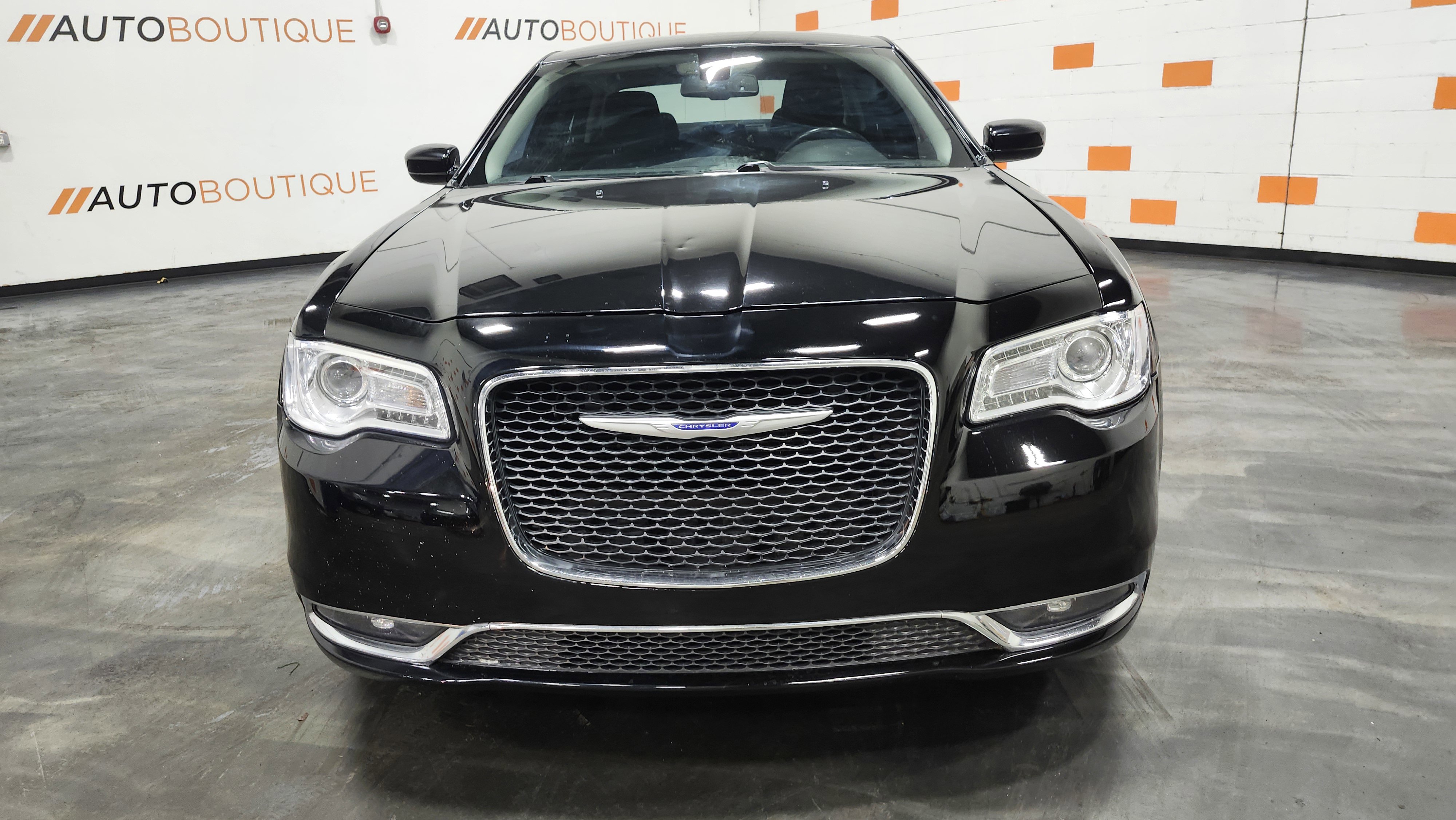 Used 2020 Chrysler 300 Touring w/ Driver Convenience Group image 11