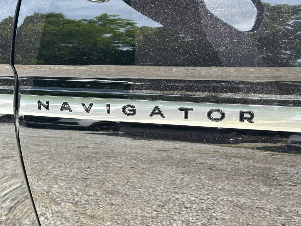 New 2025 Lincoln Navigator Reserve AWD/4WD image 28