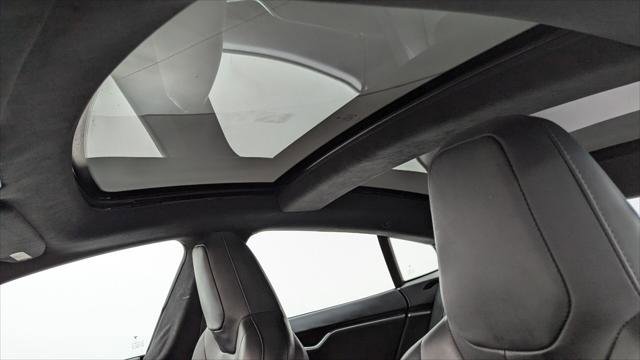 Used 2016 Tesla Model S 90D image 23