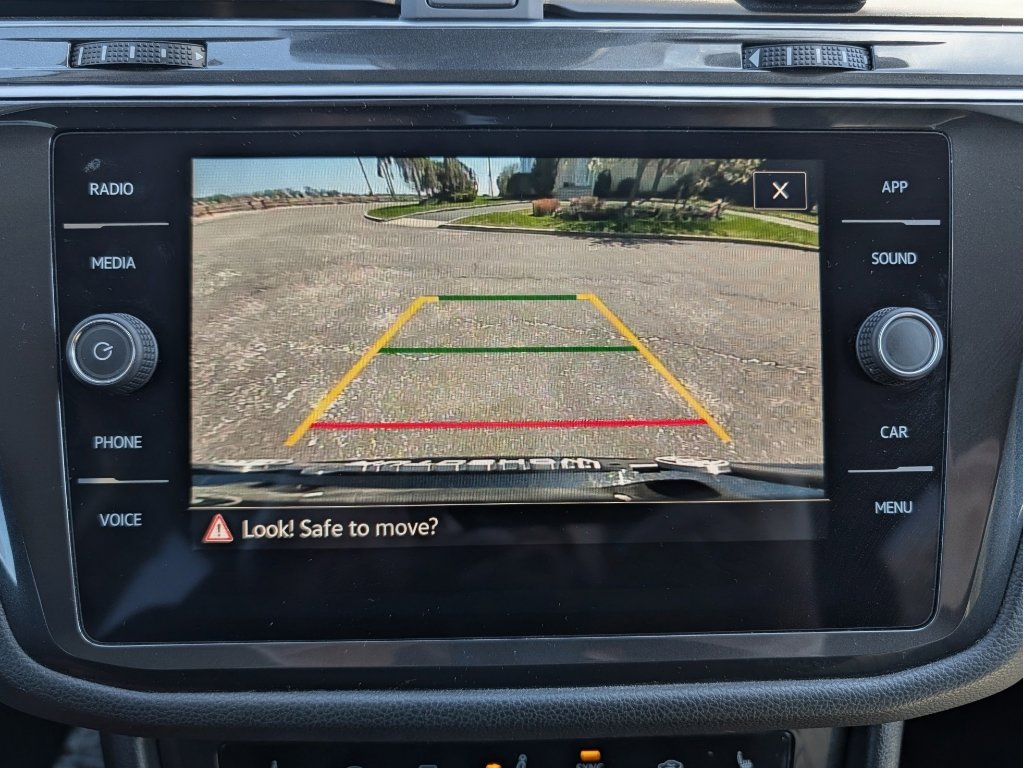 Used 2024 Volkswagen Tiguan SE image 27