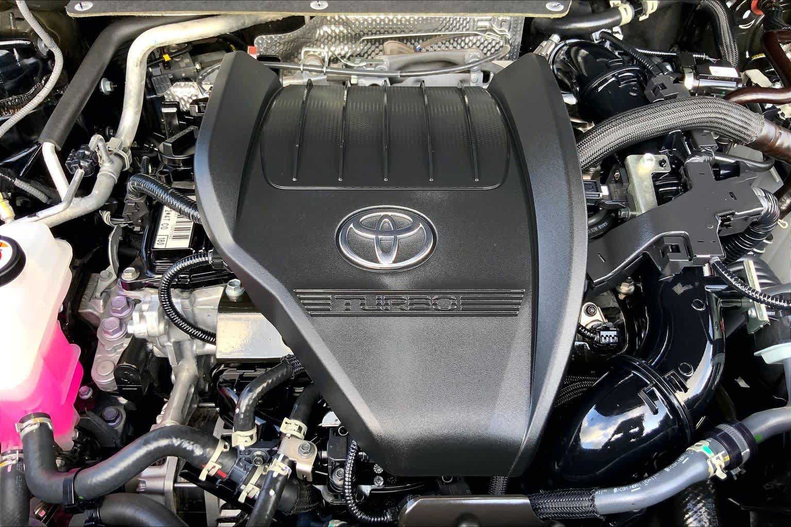 Used 2025 Toyota Grand Highlander AWD image 32