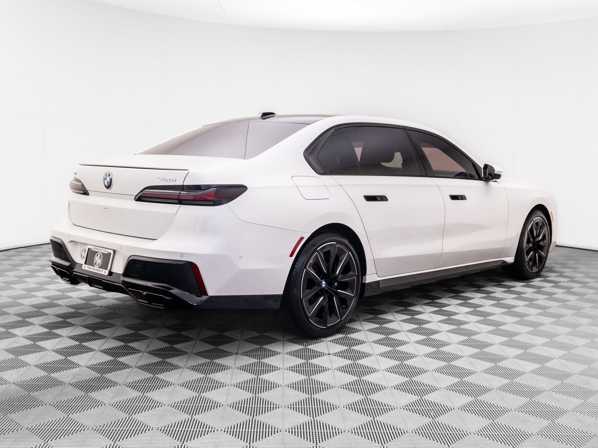 Certified 2023 BMW 760i xDrive w/ Executive Package AWD/4WD image 5