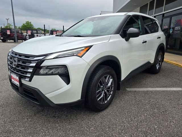 Used 2024 Nissan Rogue S AWD/4WD image 20