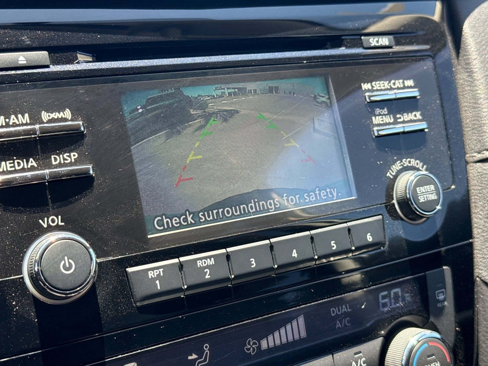 Used 2017 Nissan Rogue SV FWD image 18