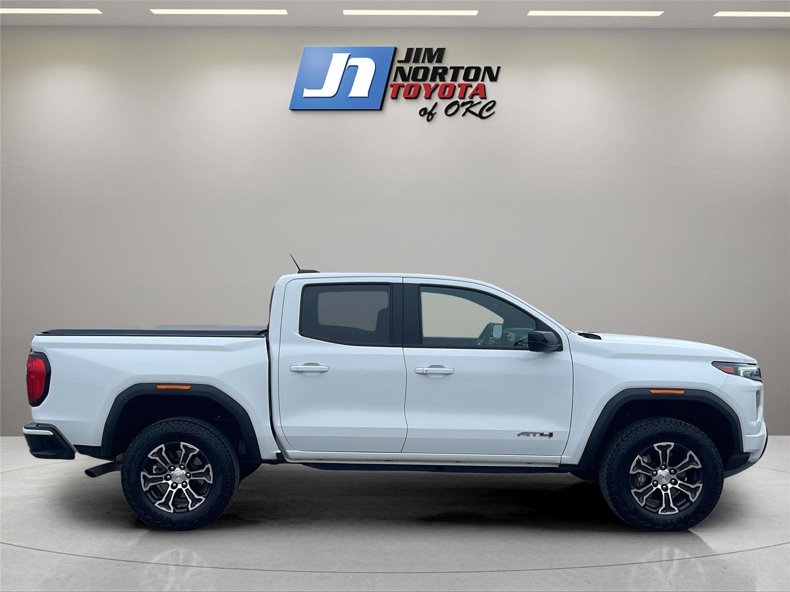 Used 2023 GMC Canyon AT4 w/ AT4 Premium Package image 4