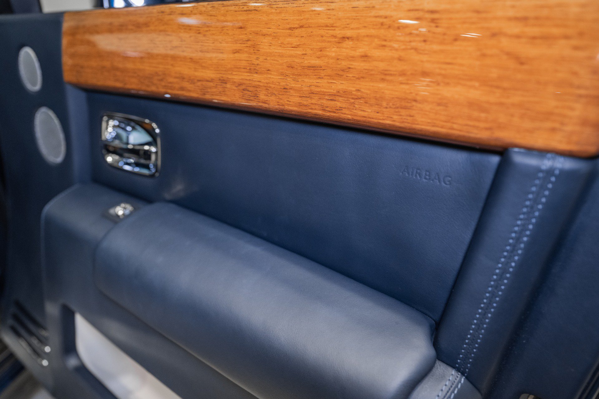 Used 2011 Rolls-Royce Phantom Sedan RWD image 81