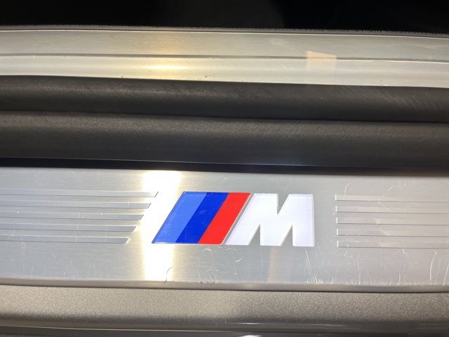 Used 2021 BMW 750i xDrive w/ M Sport Package image 28