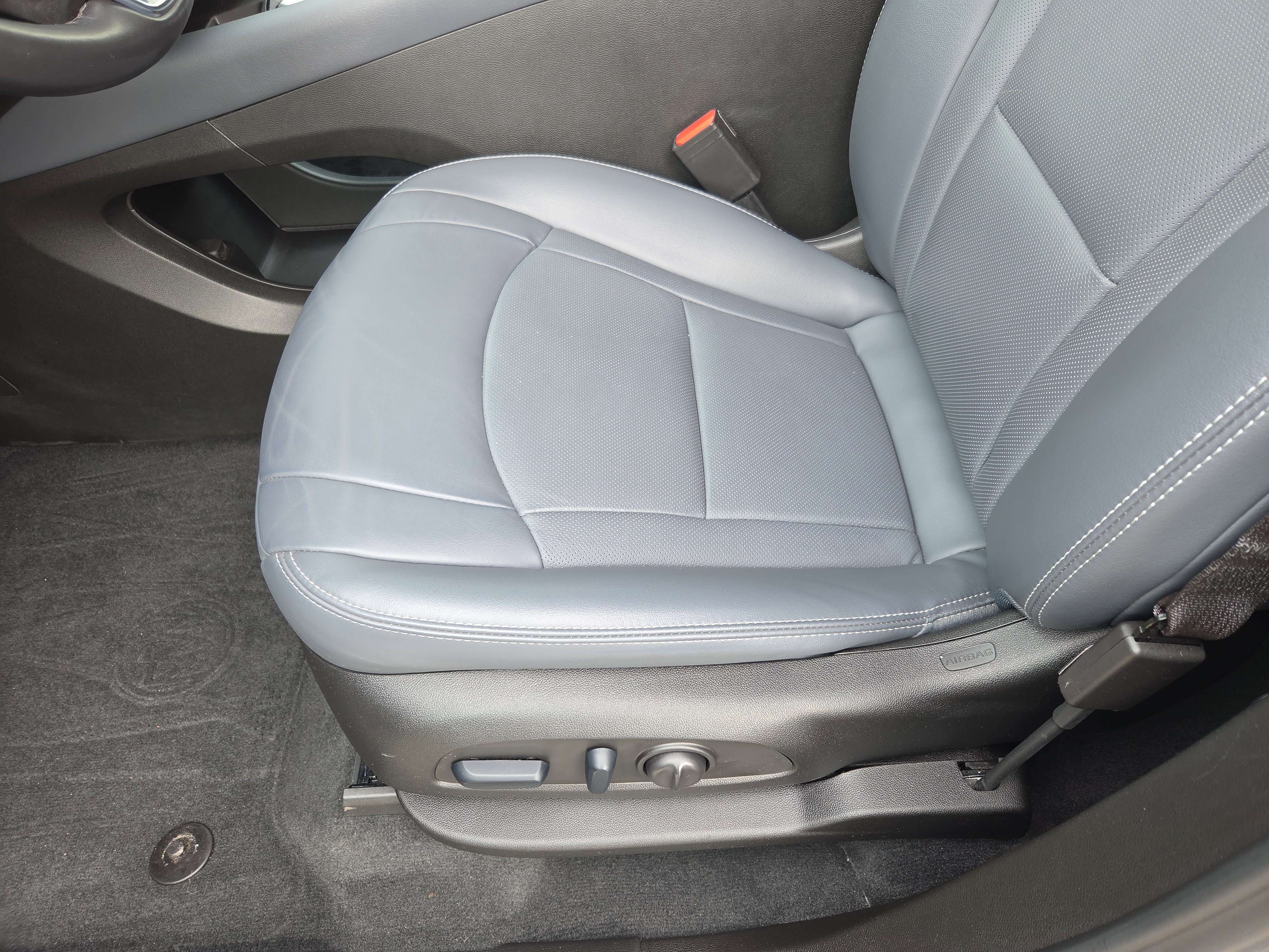 Used 2024 Buick Enclave Essence w/ Sport Touring Edition image 11