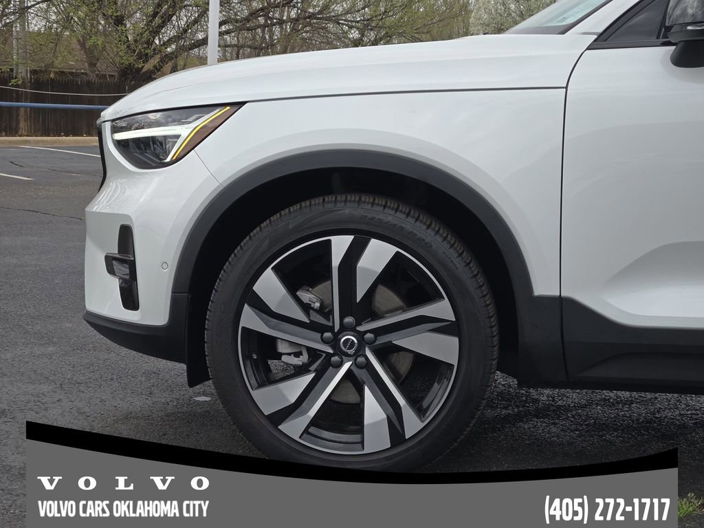 Certified 2023 Volvo XC40 B5 Ultimate w/ Protection Package Premier image 6